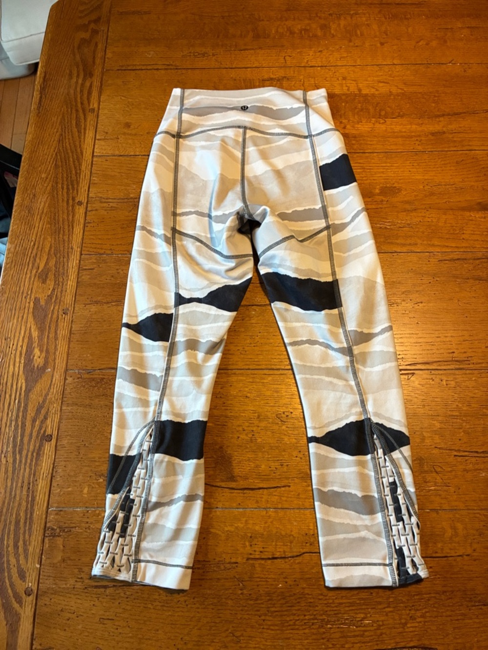 lululemon athletica white, gray and navy Wave-Print Leggings
